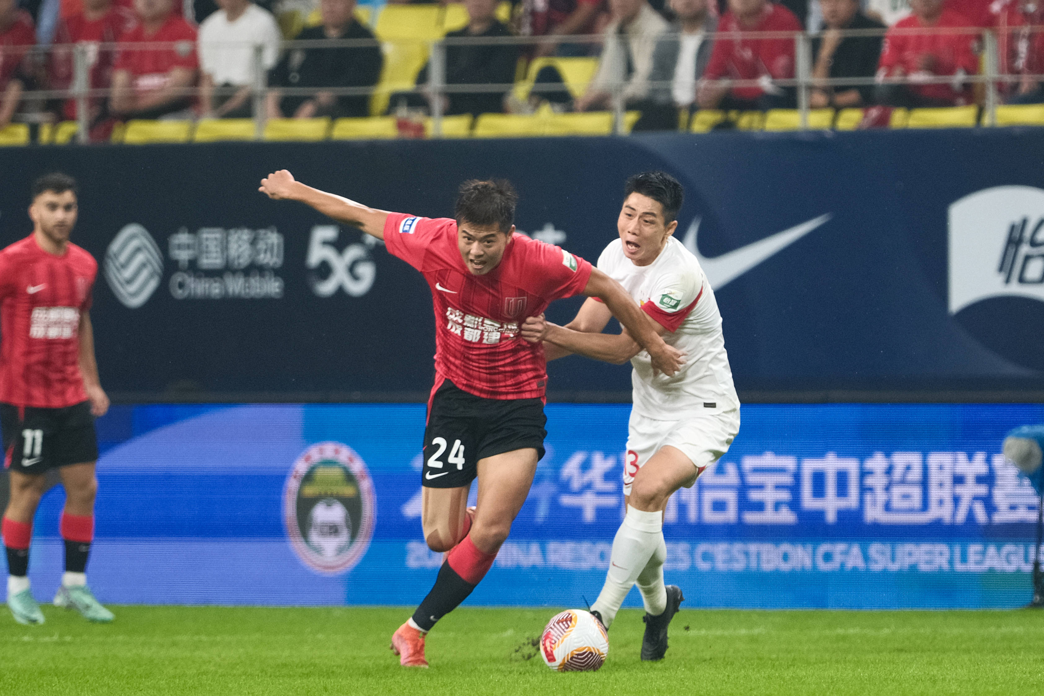 问鼎娱乐关于中超今晚再迎强敌，巴黎圣日耳曼再遭质疑，主帅态度——态度坚定，高层口径保持一致的信息