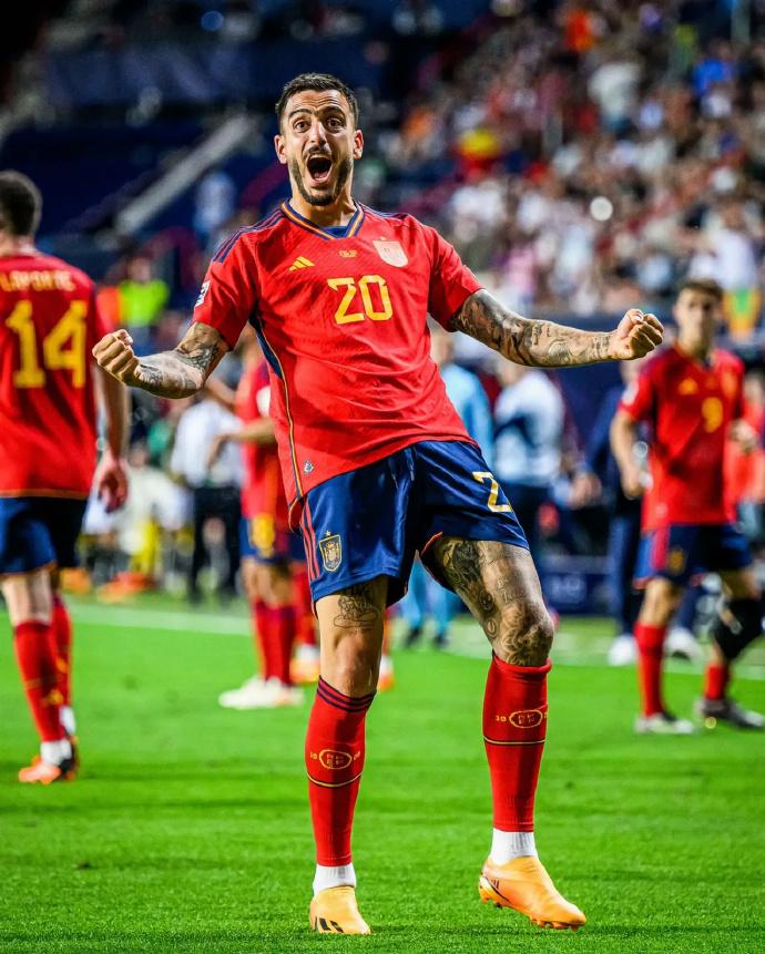 问鼎娱乐新疆广汇外线爆发备战中超转折点巴黎圣日耳曼单刀错失，这操作让人直呼：Uzi与40激战加拿大队分钟的简单介绍